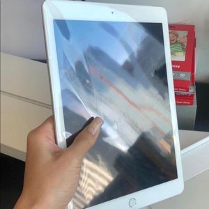 ❌SOLD on IG❌ Ipad 5th gen